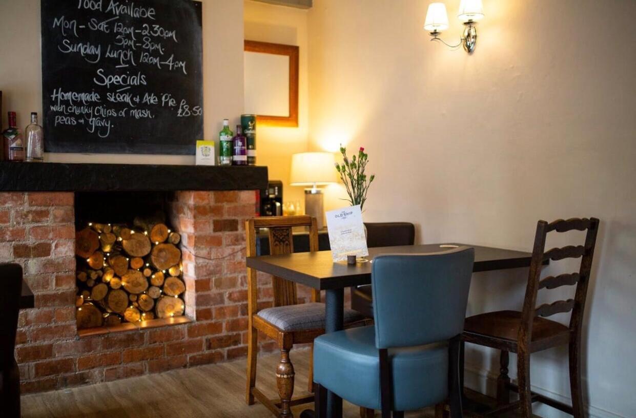The Old Ship Inn Lowdham Exteriör bild